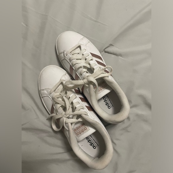 White adidas with rose gold stripes - Picture 4 of 4